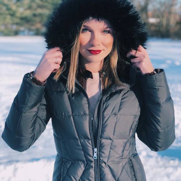 Meet your Posher, Allie - Picture 1 of 1